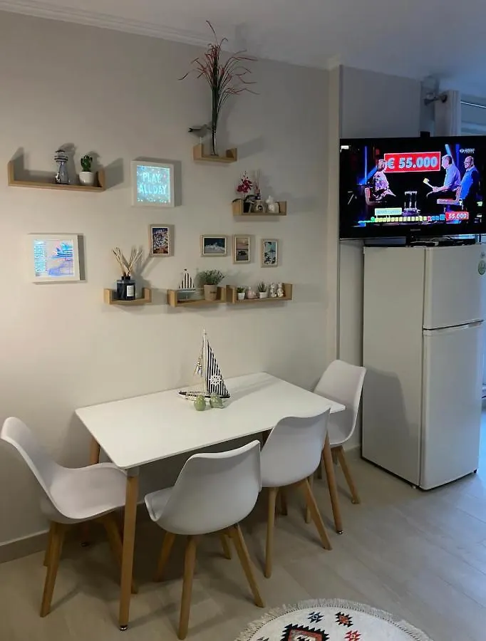 Aquamarine Dreams Apartments In Beach Of Durres 150 M From Sea 0*,