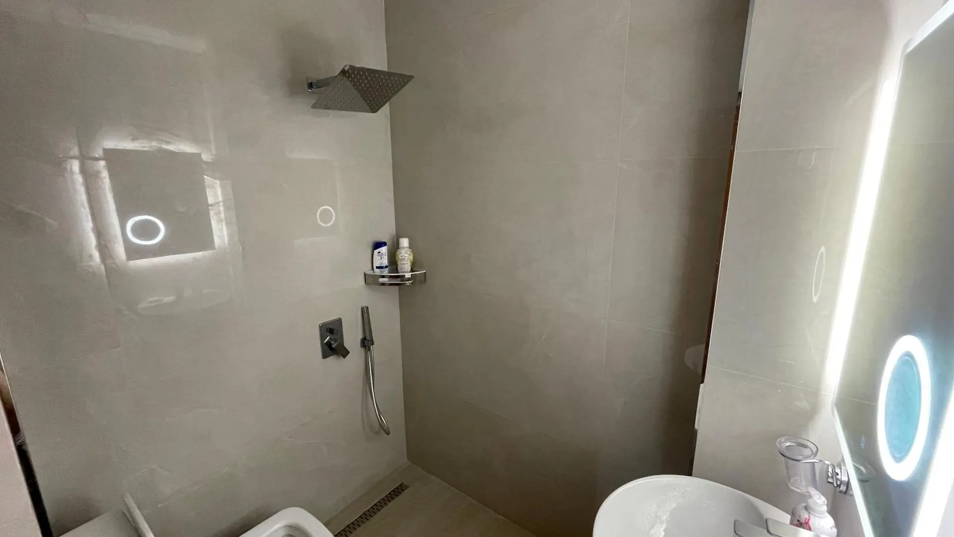 Aquamarine Dreams Apartments In Beach Of Durres 150 M From Sea