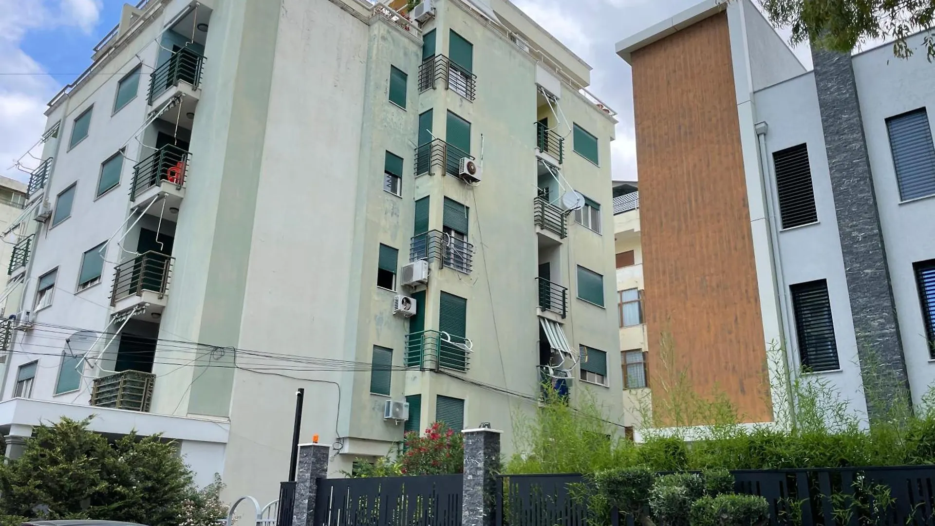 Aquamarine Dreams Apartments In Beach Of Durres 150 M From Sea